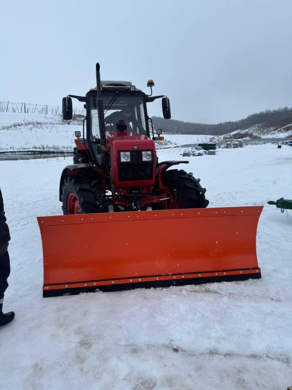 Отвал передний двусторонний для трактора МТЗ-1221