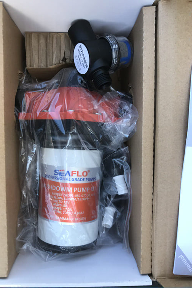 Насос (помпа водяная) 12в SFDP1-050-060-51 SEAFLO